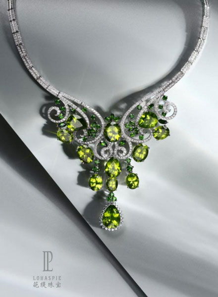 中國(guó)珠寶玉石首飾行業(yè)協(xié)會(huì) 推動(dòng)珠寶首飾行業(yè)的繁榮與規(guī)范